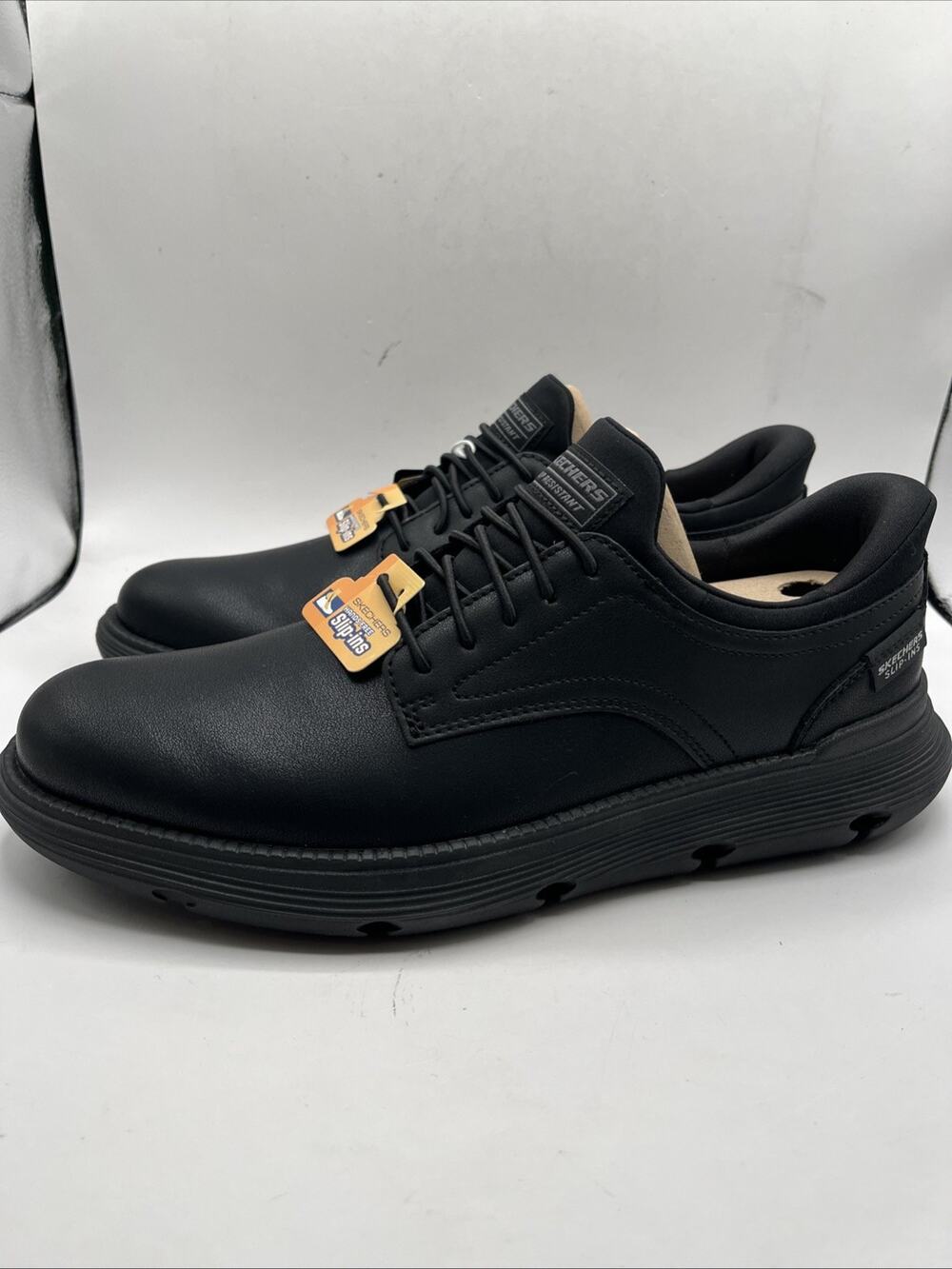 Skechers Men's Work Shoes Garza Slip in Black Leather Slip Resistant Sz 11 NWOB